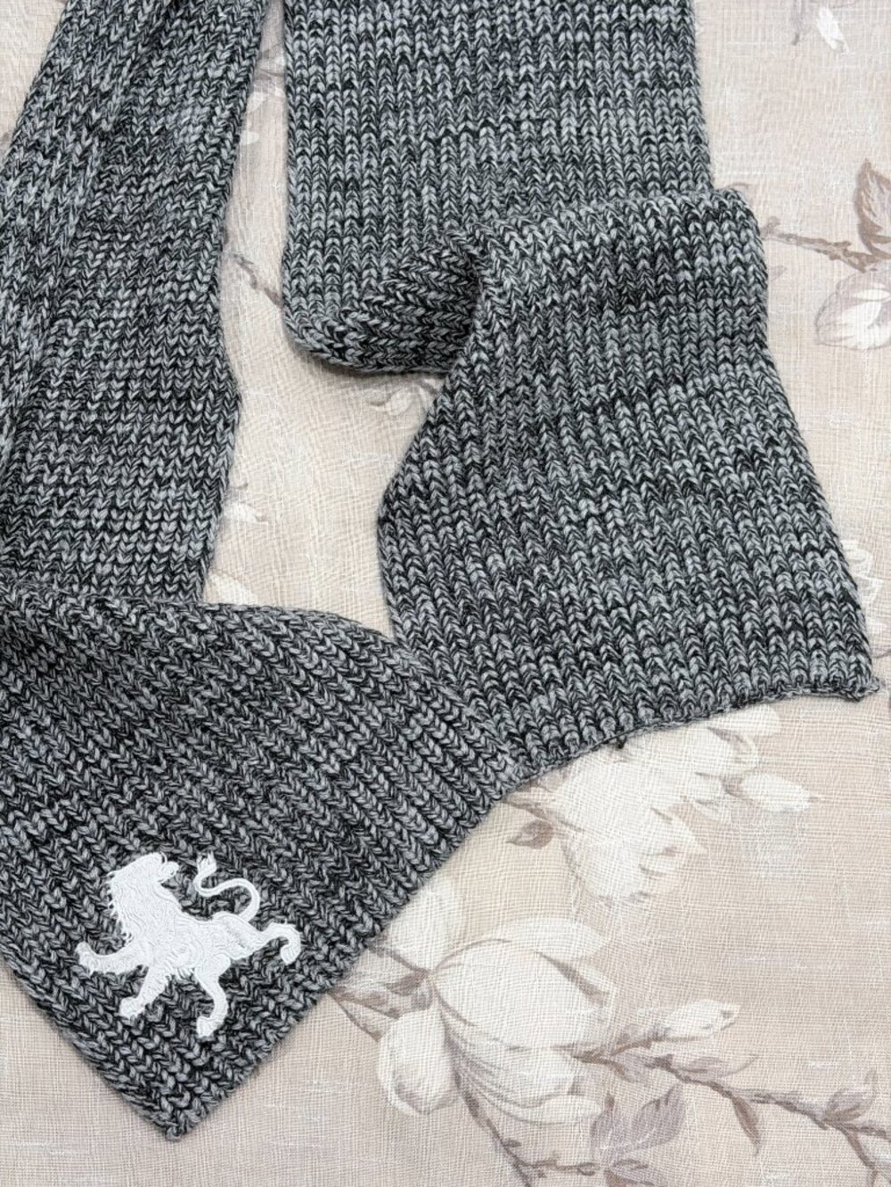 Chunky Knit Heather Gray Scarf White Heraldic Lion Embroidered Winter Unisex